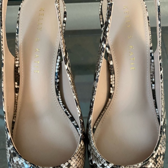 EUC Kelly & Katie “KK-Nerani” faux snakeskin platform peep toe pump, size 6-1/2 - Picture 4 of 12